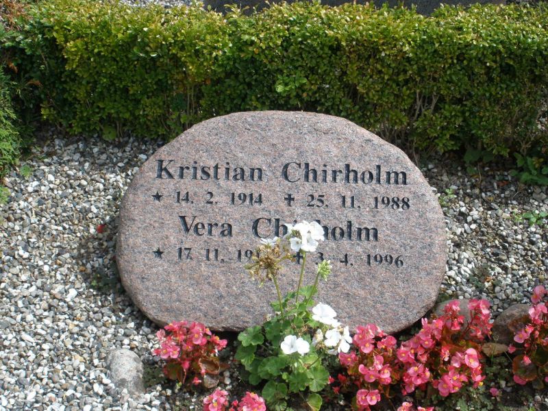 Vera Chirholm .JPG